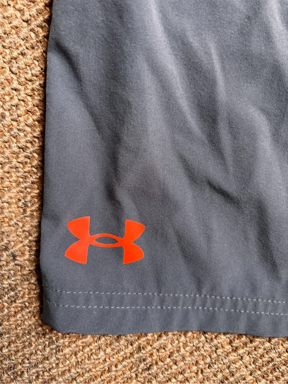 Under Armour Boys XL Dark Gray Tech Shorts